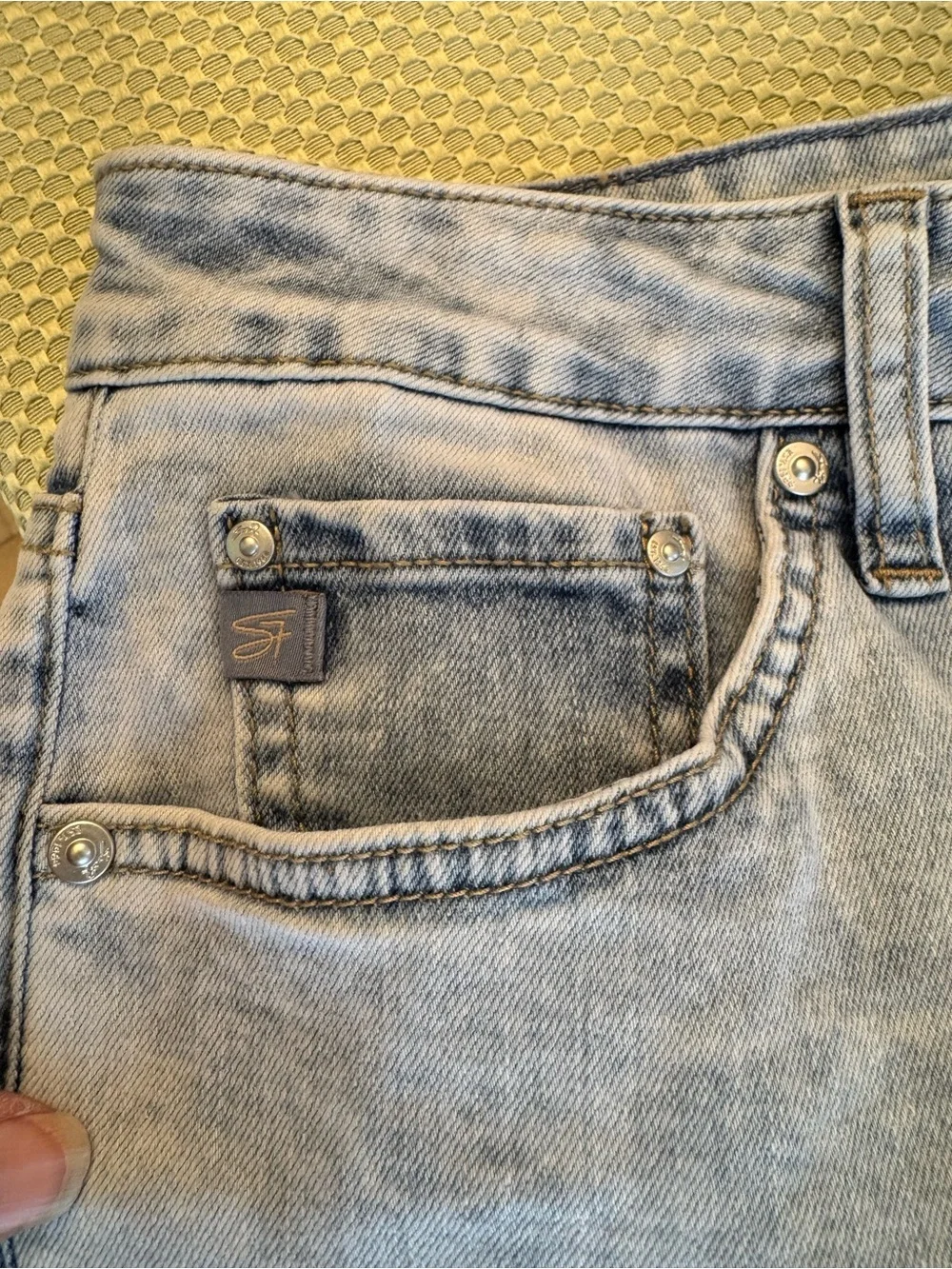 Seven 7 Size 4 Light Wash Rolled Hem Relaxed Bermuda Denim Shorts.8” Inseam NWOT